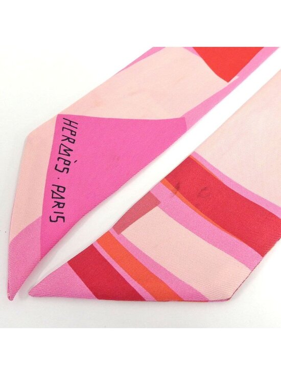 Hermes Pink Twill Silk 90 36 Jaguar Quetzal Scarf Shawl Wrap  Hermes Tsuiri Pink Sea Surf and Fun Silk 100% Surfboard Pattern Scarf